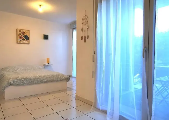 Grand Lumineux Et Sa Terrasse Au Calme Apartman