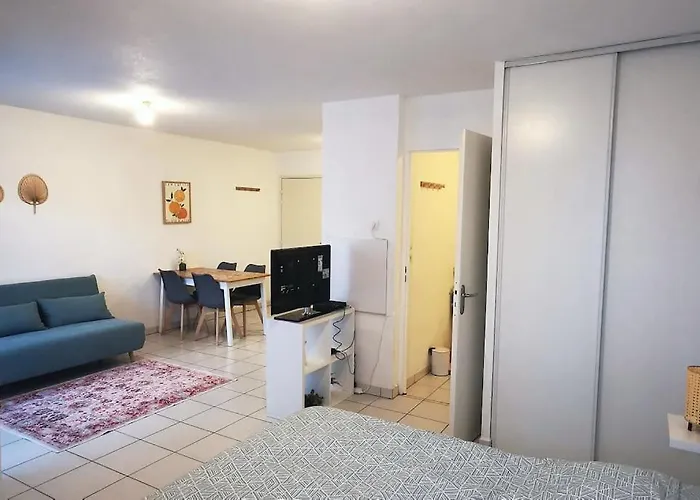 Grand Lumineux Et Sa Terrasse Au Calme