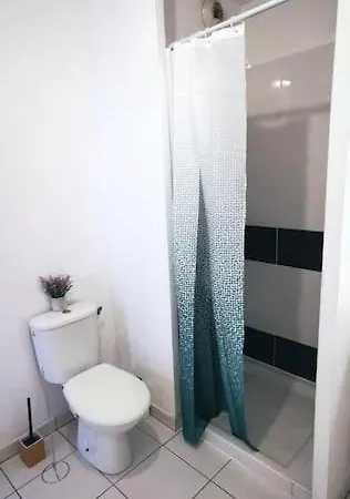 Grand Lumineux Et Sa Terrasse Au Calme