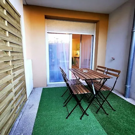 Grand Lumineux Et Sa Terrasse Au Calme *