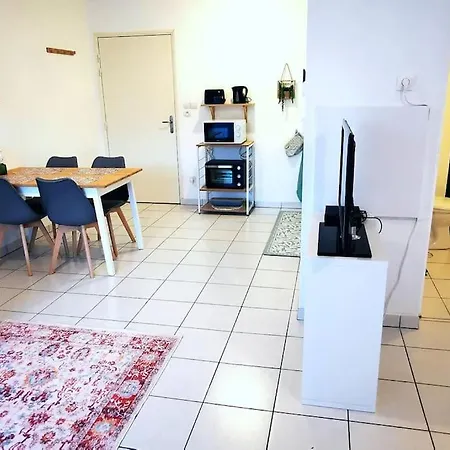 Grand Lumineux Et Sa Terrasse Au Calme *