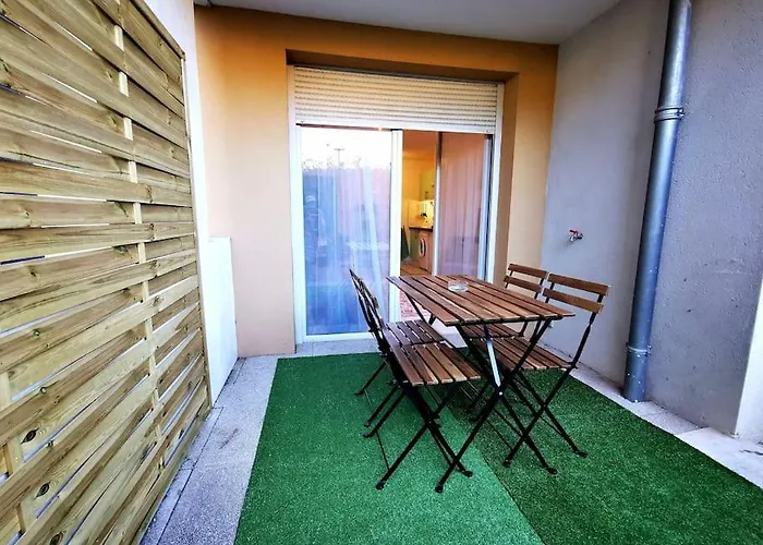 Grand Lumineux Et Sa Terrasse Au Calme *