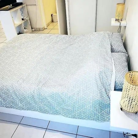 Grand Lumineux Et Sa Terrasse Au Calme Apartamento